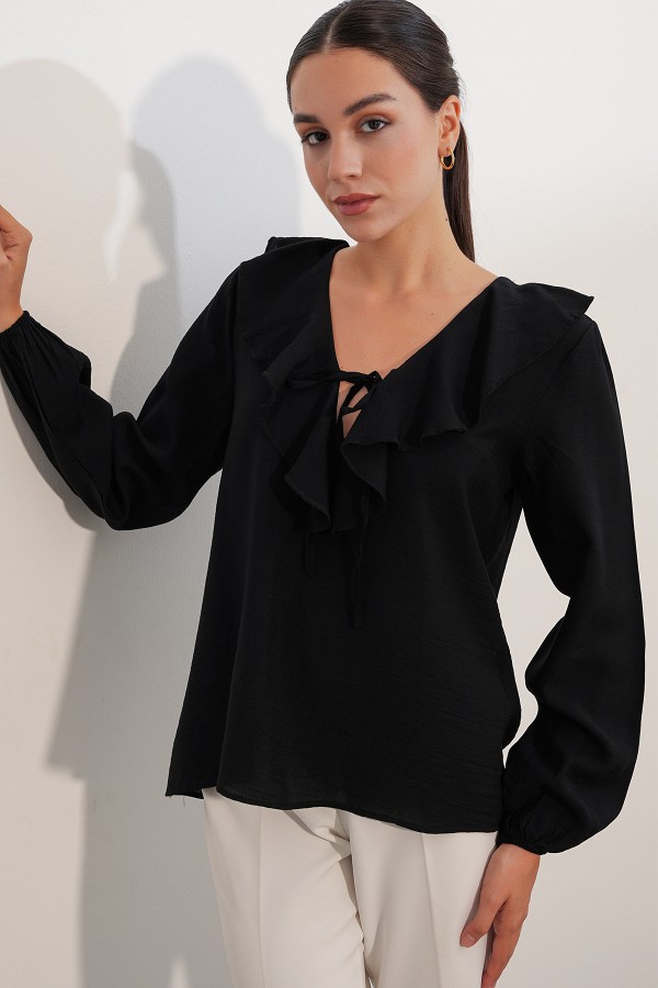Women's Blouse with Collar Detail 40034 