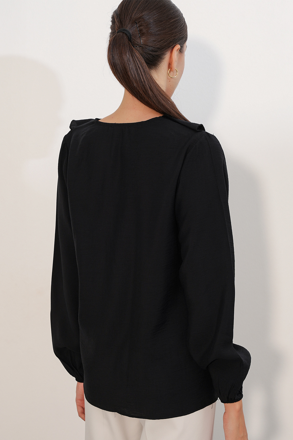 Women's Blouse with Collar Detail 40034 