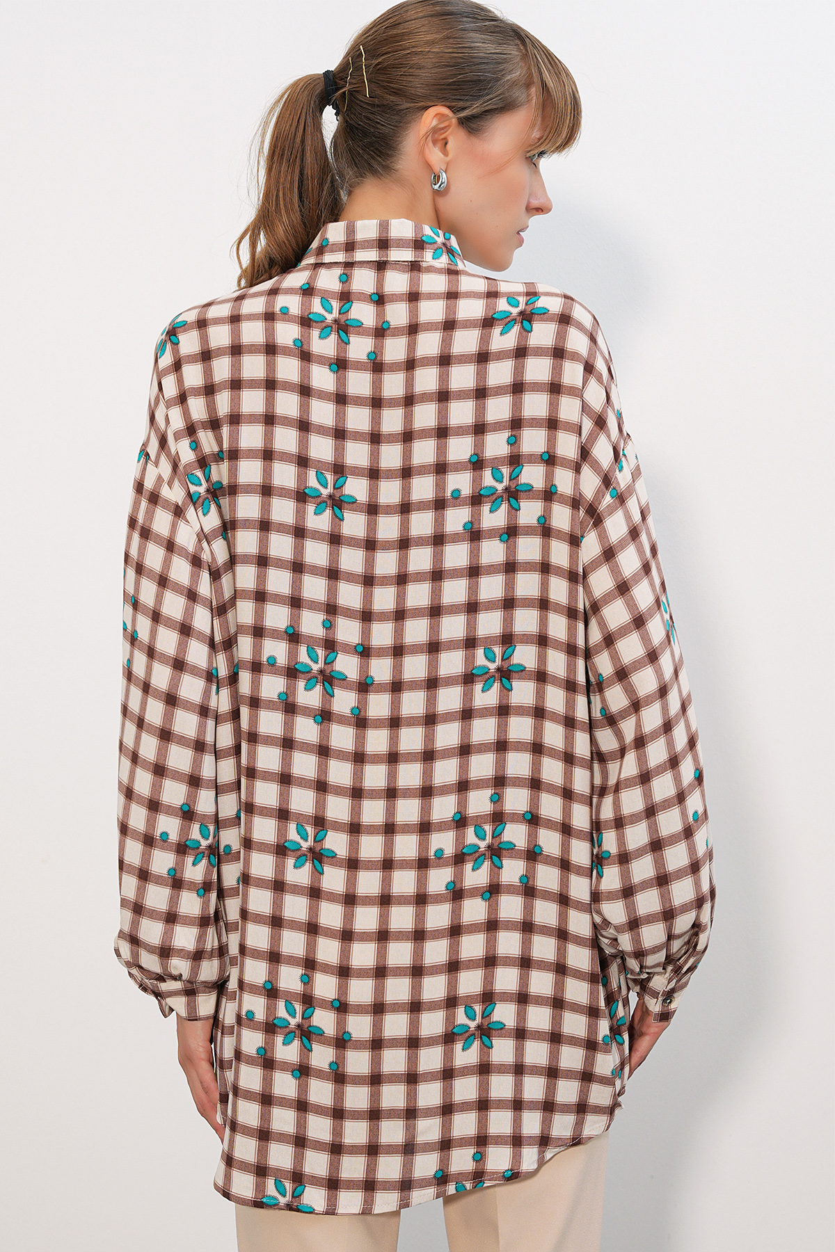 Women's Ruffle Detail Long Sleeve Shirt 40031 
