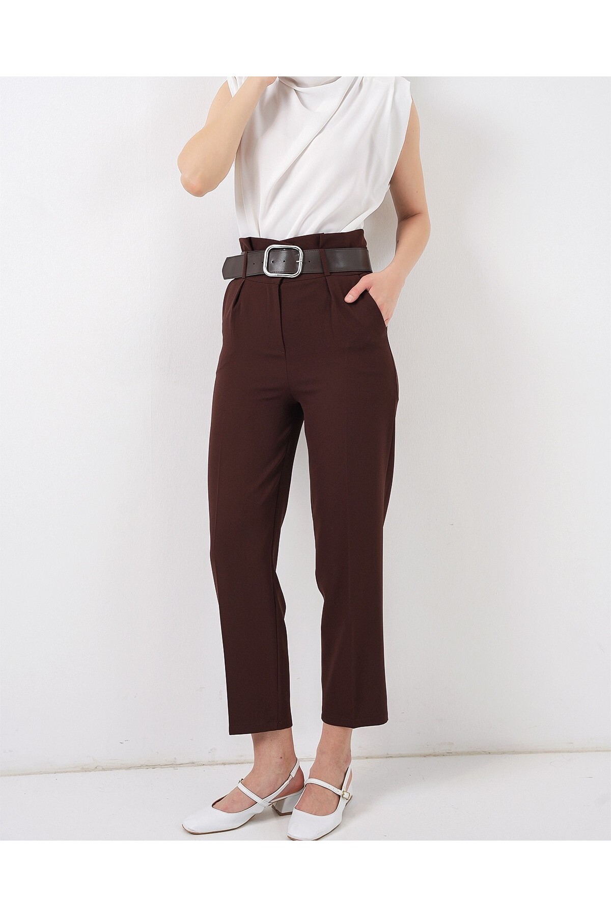 6556 Kemerli Kumaş Pantolon - Kahverengi