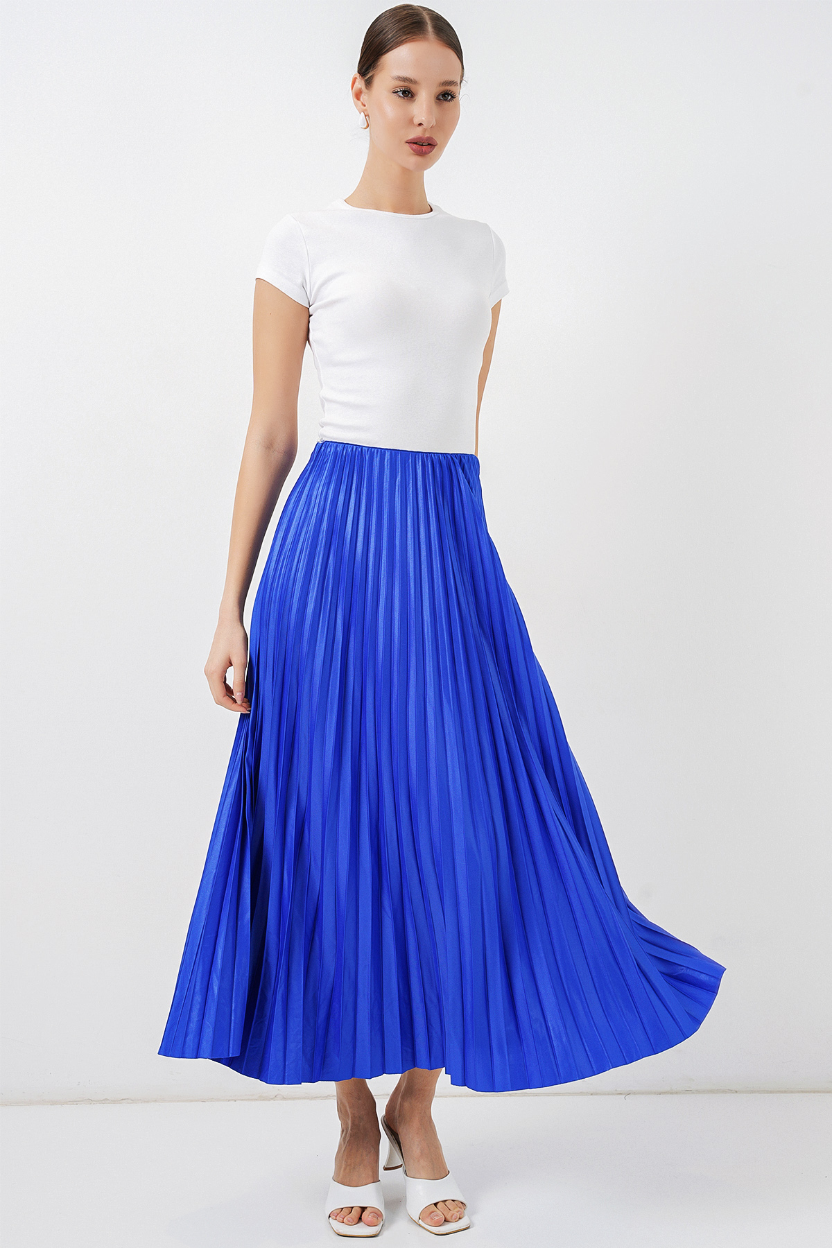 8009 Leather-Look Pleated Skirt 