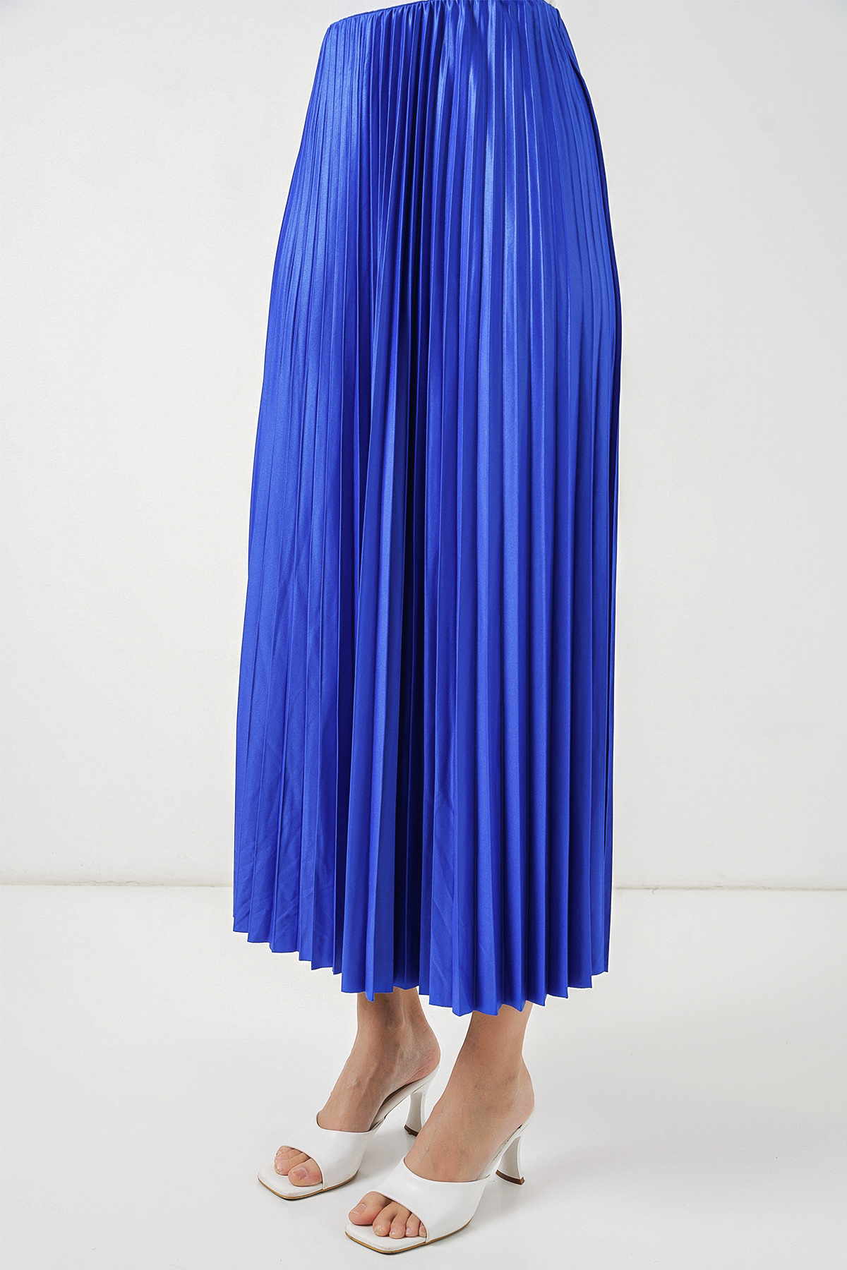 8009 Leather-Look Pleated Skirt 