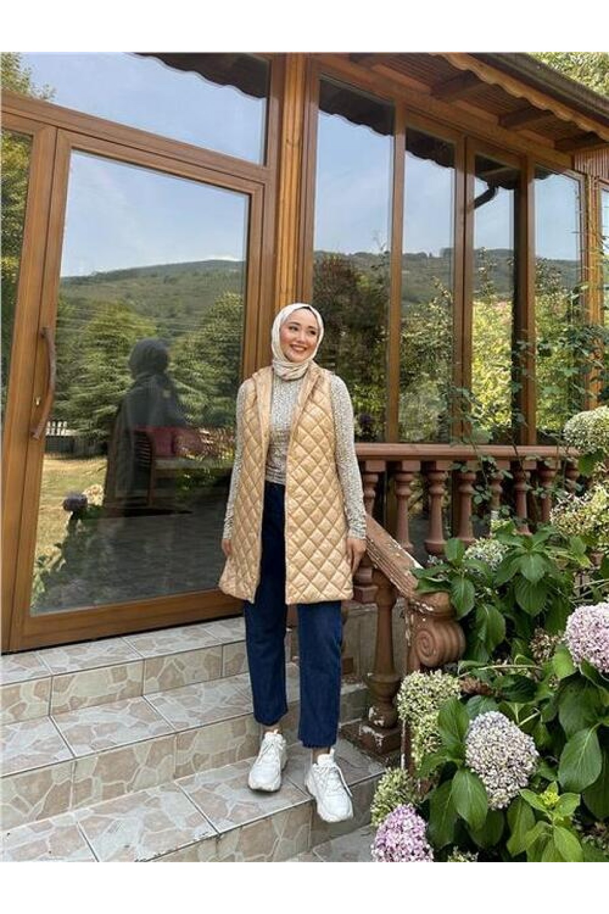 Despina Kapitone Fermuarlı Çıtçıtlı Kolsuz Yelek 