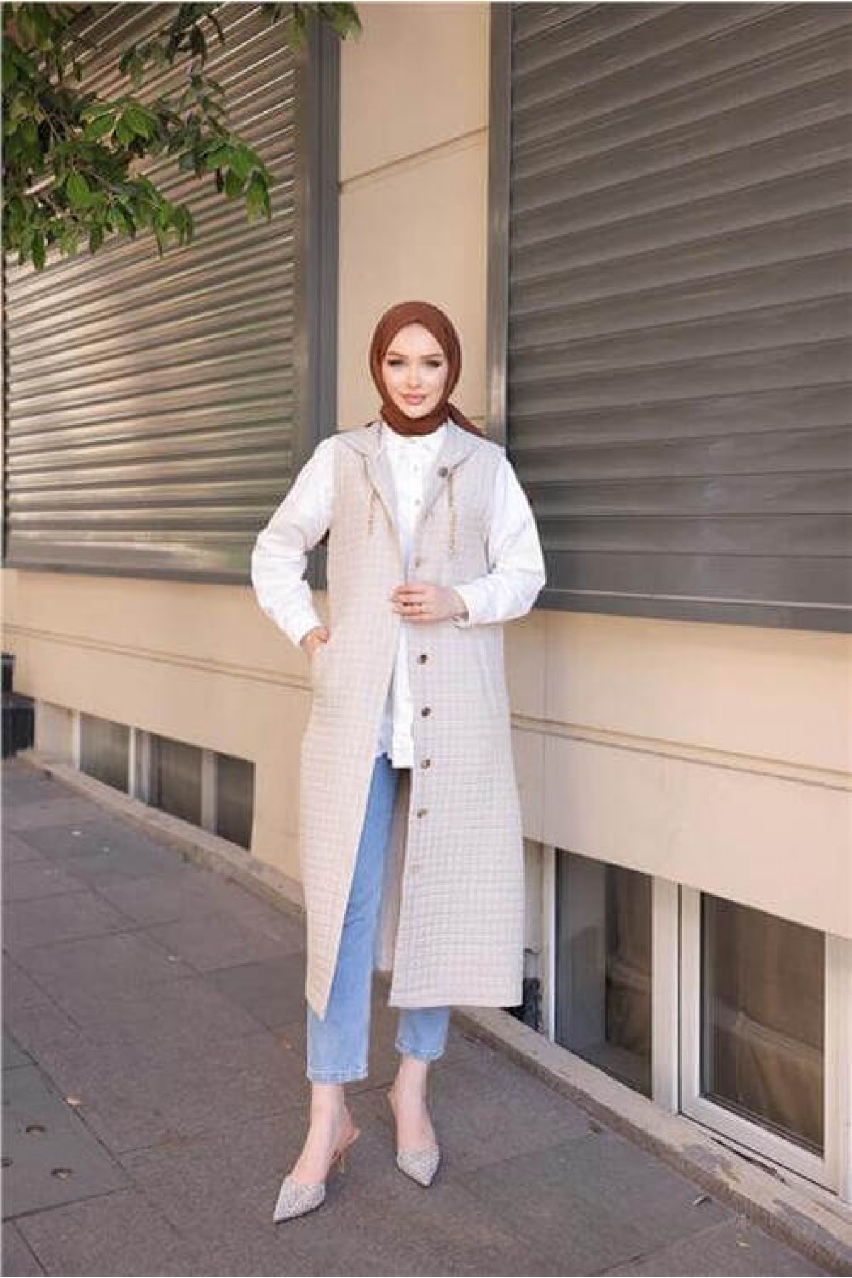 Kapşonlu Çıtçıtlı Kolsuz Cepli Uzun Kapitone Yelek 