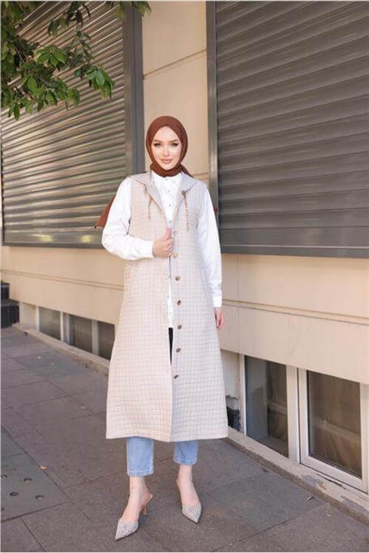 Kapşonlu Çıtçıtlı Kolsuz Cepli Uzun Kapitone Yelek 