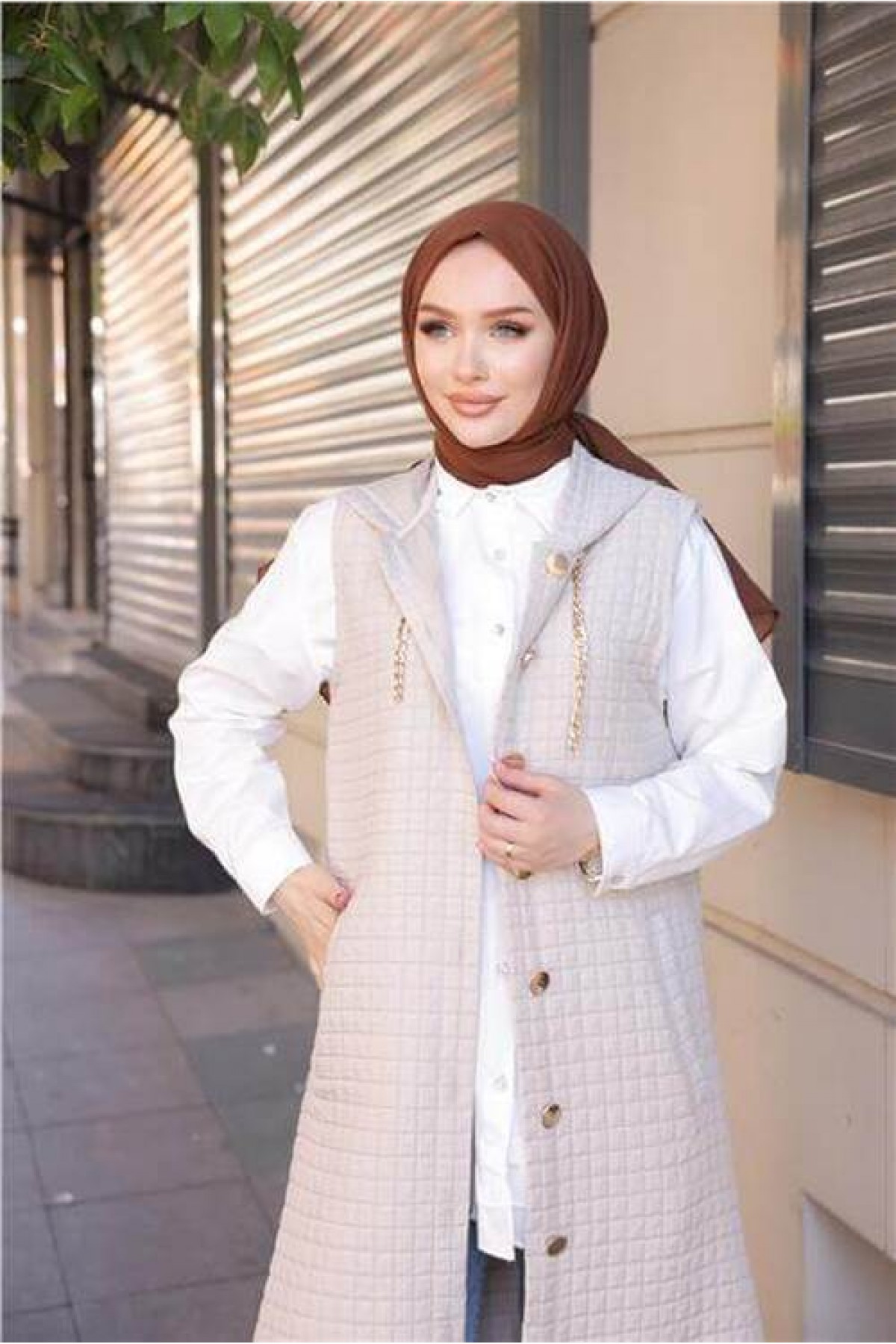 Kapşonlu Çıtçıtlı Kolsuz Cepli Uzun Kapitone Yelek 