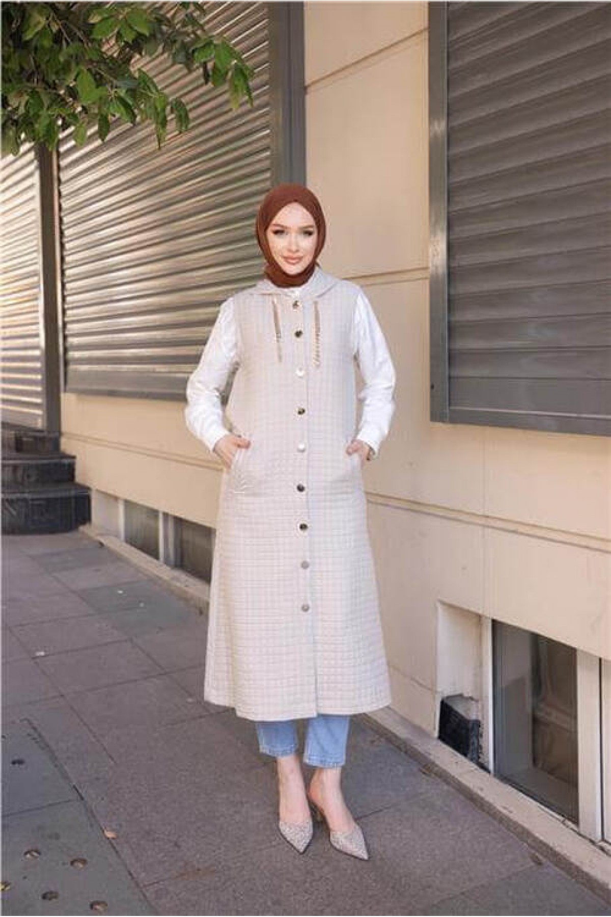 Kapşonlu Çıtçıtlı Kolsuz Cepli Uzun Kapitone Yelek 