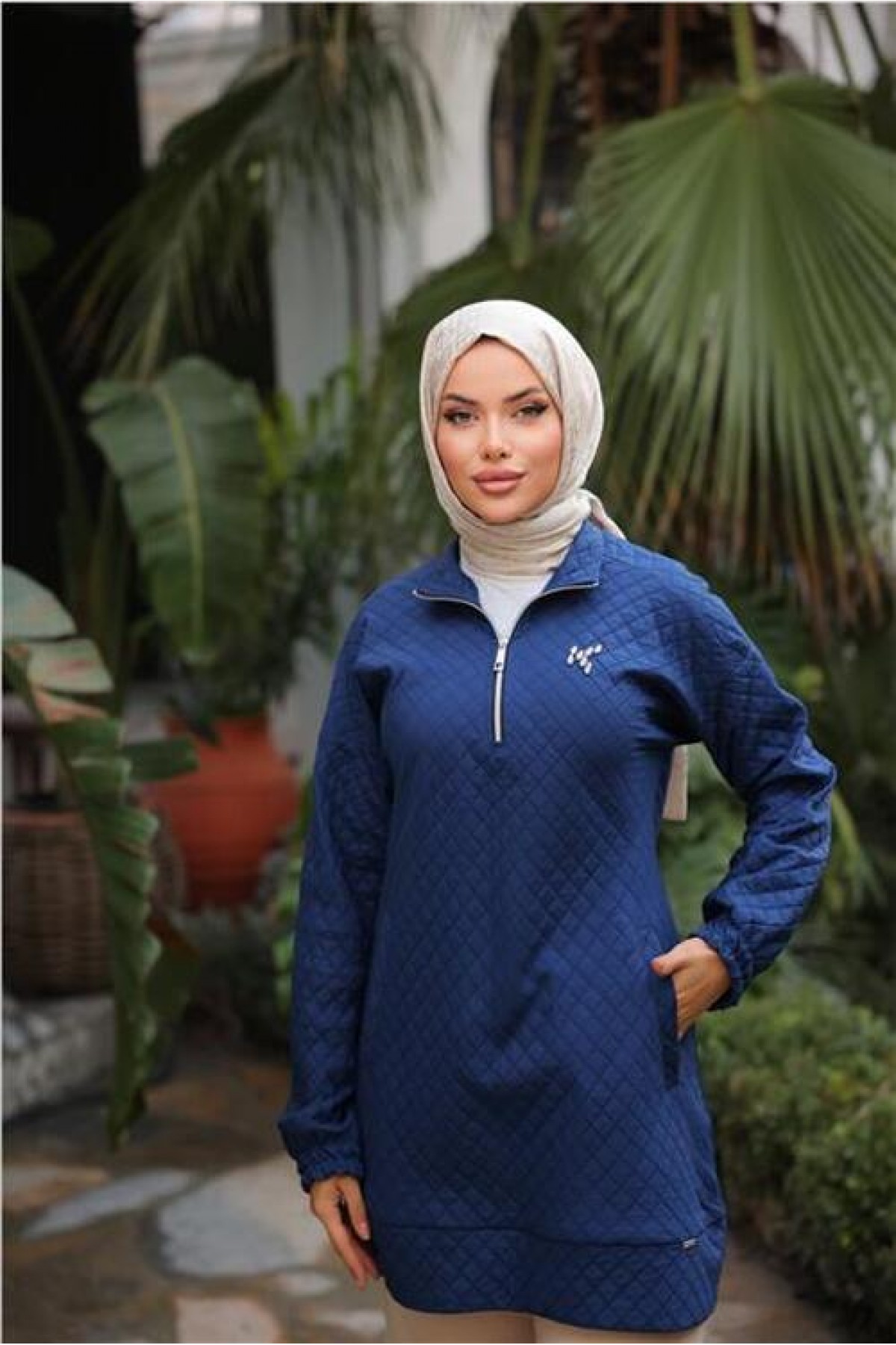 Kısa Fermuarlı Yaka Kapitone Şık Spor Sweat 