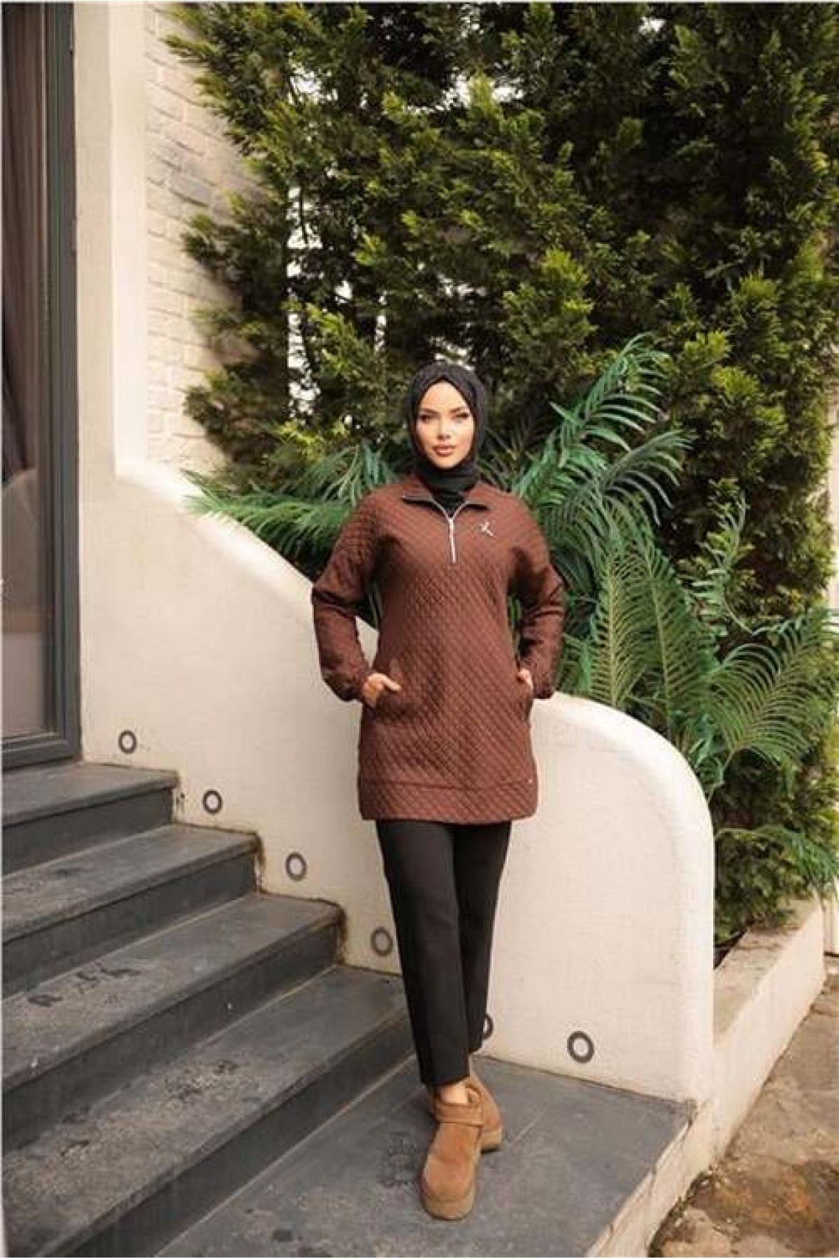 Kısa Fermuarlı Yaka Kapitone Şık Spor Sweat 