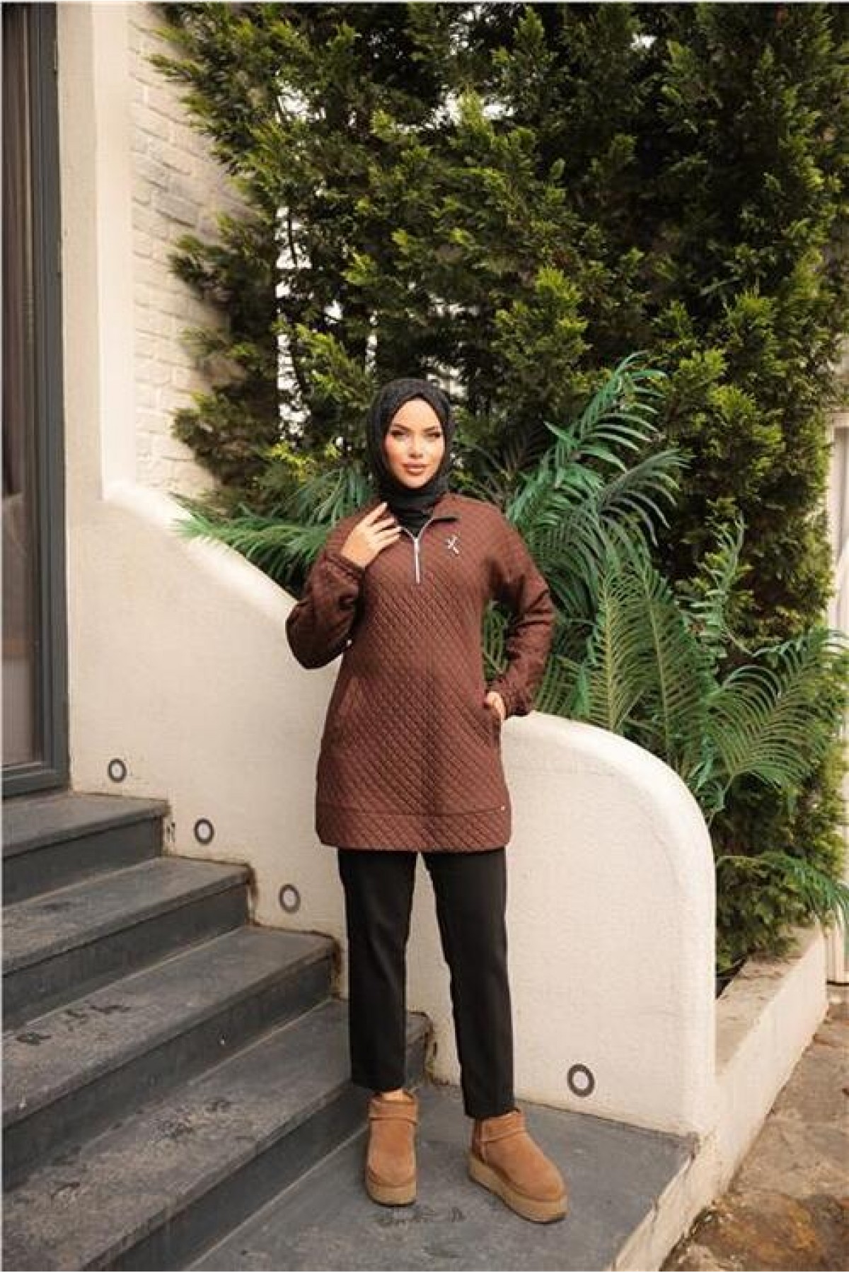 Kısa Fermuarlı Yaka Kapitone Şık Spor Sweat 