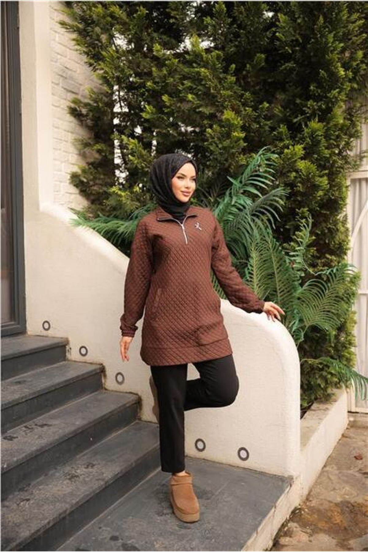 Kısa Fermuarlı Yaka Kapitone Şık Spor Sweat 