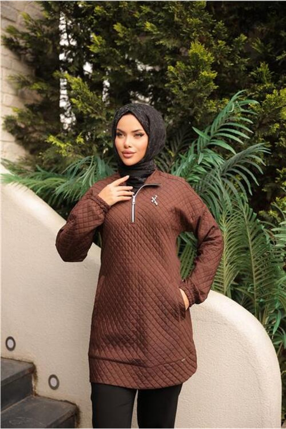 Kısa Fermuarlı Yaka Kapitone Şık Spor Sweat 