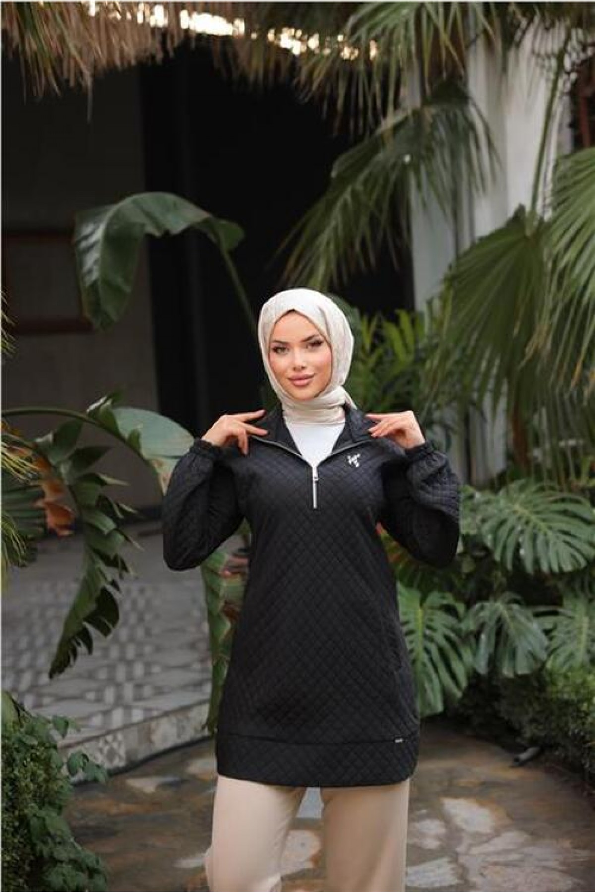 Kısa Fermuarlı Yaka Kapitone Şık Spor Sweat 