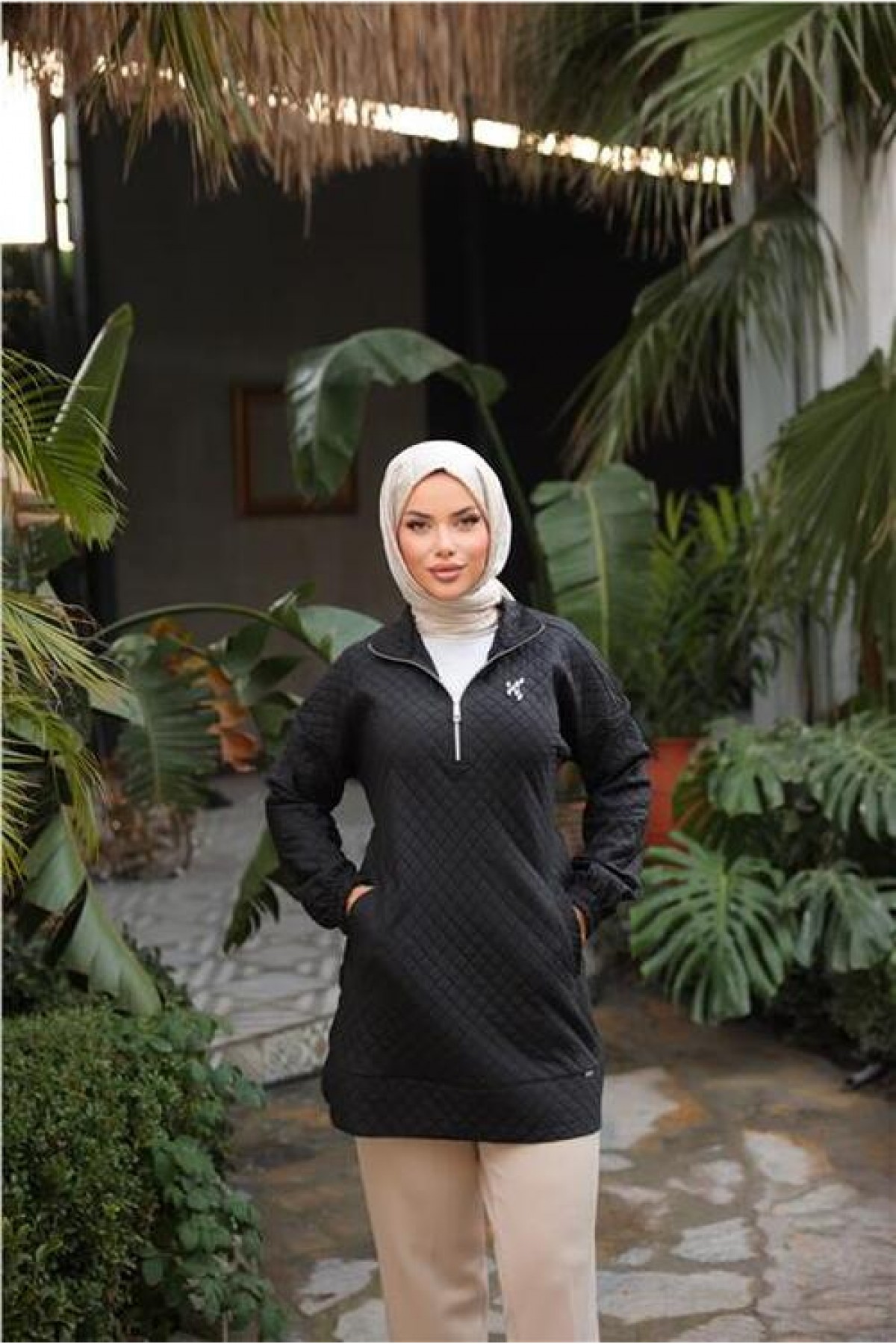 Kısa Fermuarlı Yaka Kapitone Şık Spor Sweat 