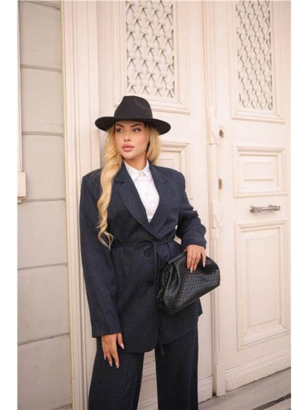 طقم بنطال واسع الساقين بزرين وسترة مع حزام