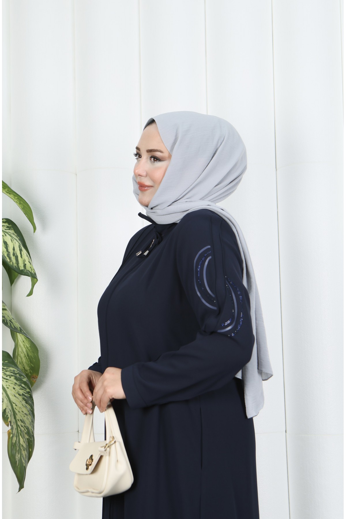 عباية كاكي مزينة بشراشيب متعددة الطبقات HNT7135