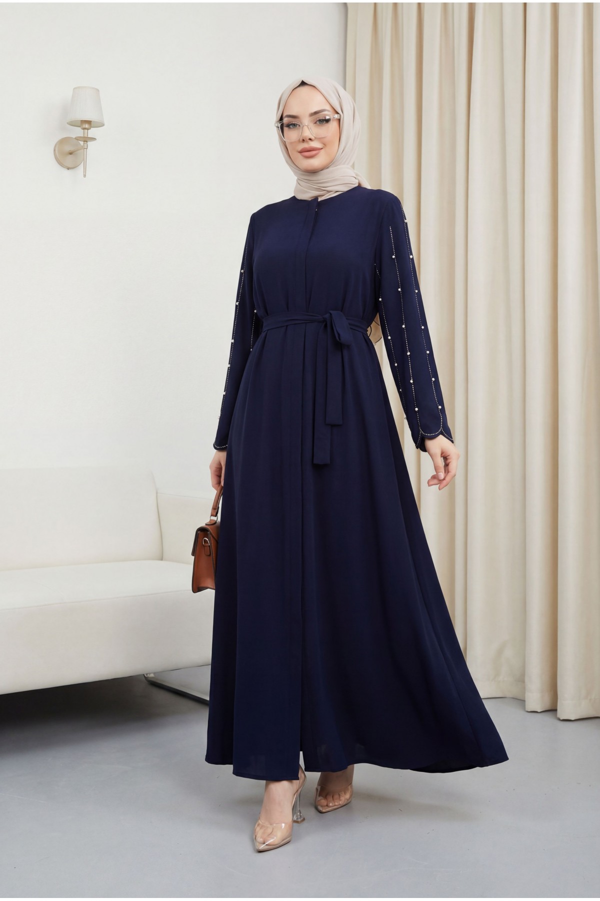 عباية زرقاء داكنة بأكمام مزينة بالأحجار وفتحة مخفية HM2152