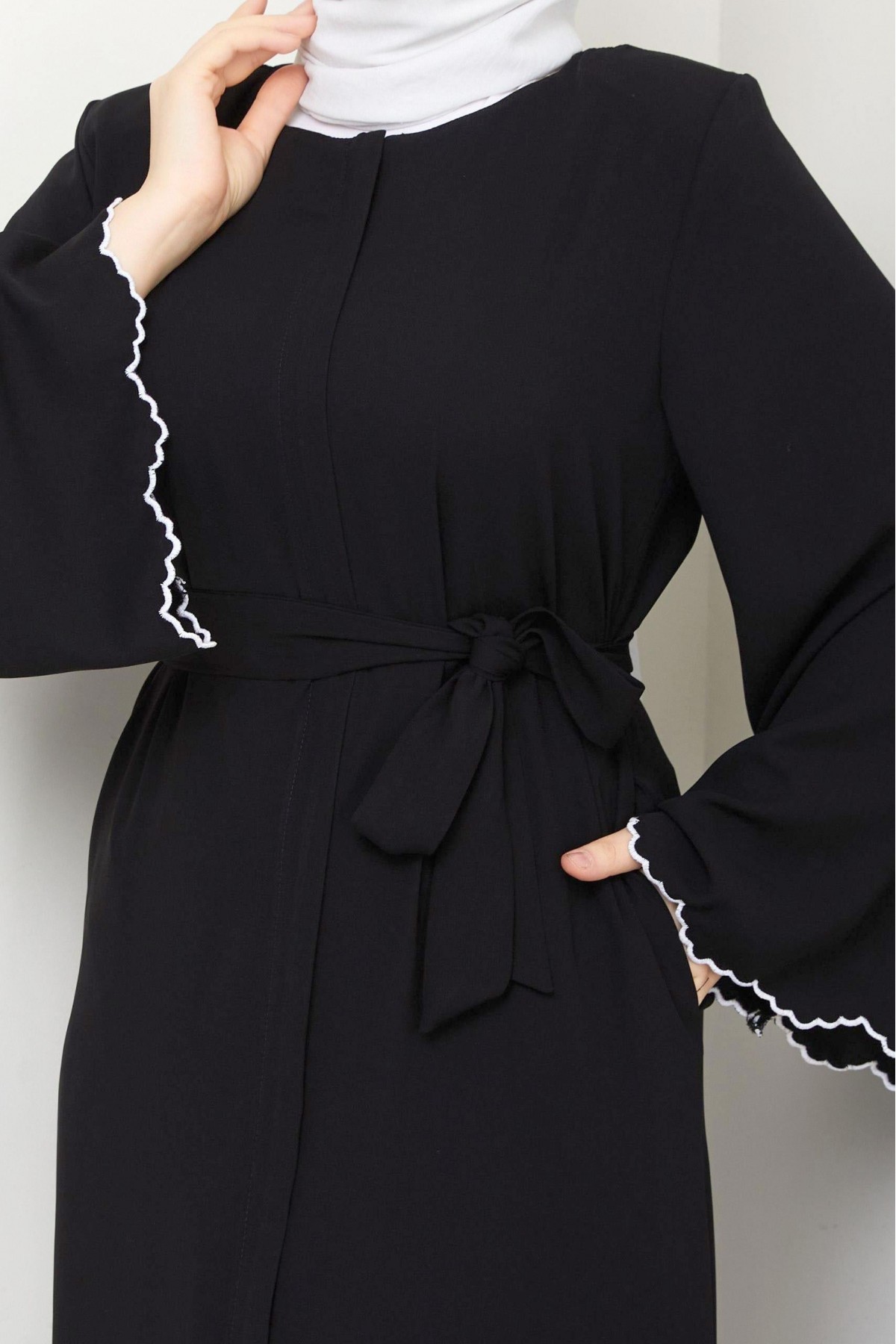 Embroidered Sleeveless Belted Abaya Black HM2728