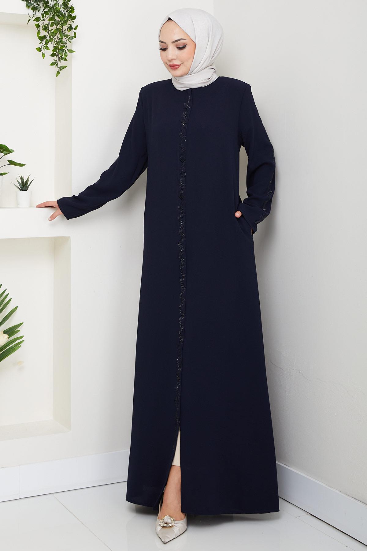 عباية زرقاء داكنة مزينة بأحجار متعرجة HM2848