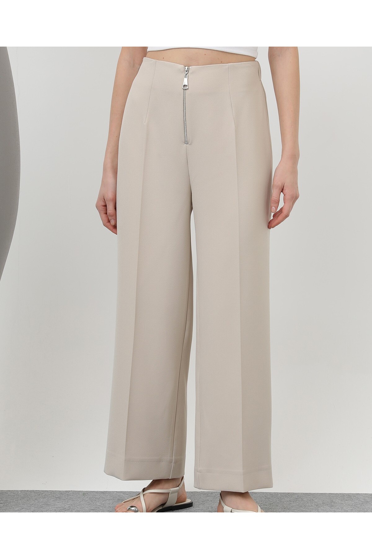 Women's Zipper Detail Darted Trousers