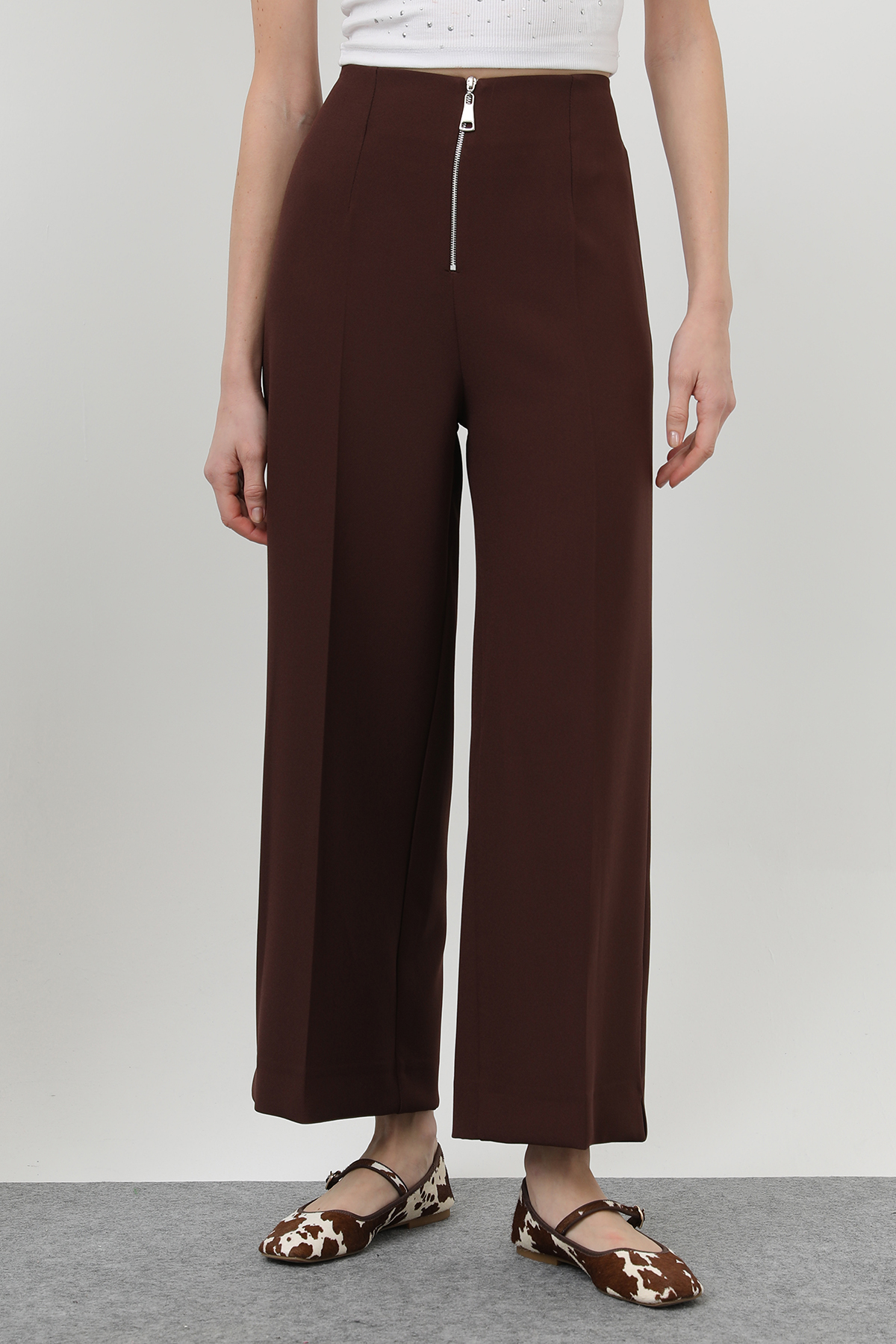 Women's Zipper Detail Darted Trousers