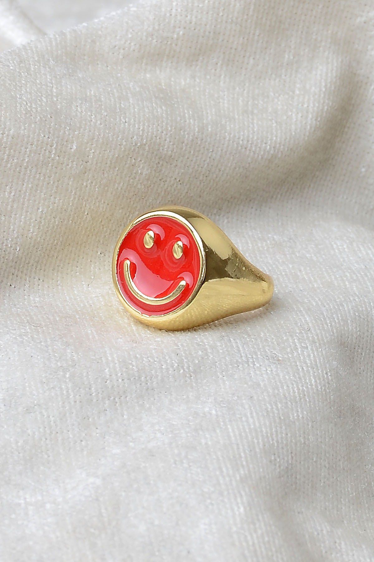 Kırmızı Renkli Altın Kaplama Ayarlanabilir Gülen Yüz Yüzük