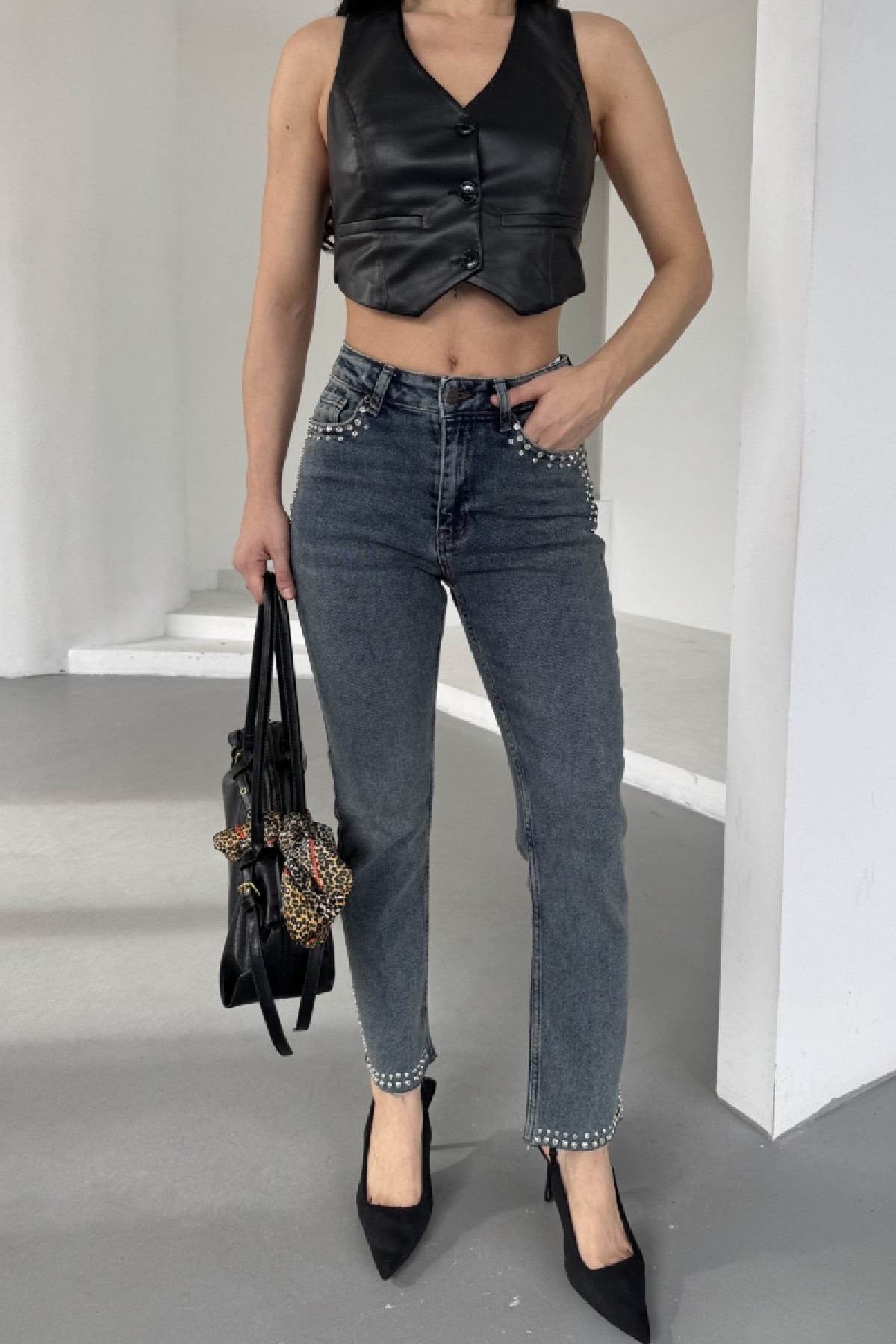 Taşlı Mom Fit Kot Pantolon 7023 Koyu Mavi Kar Yıkama Tintli