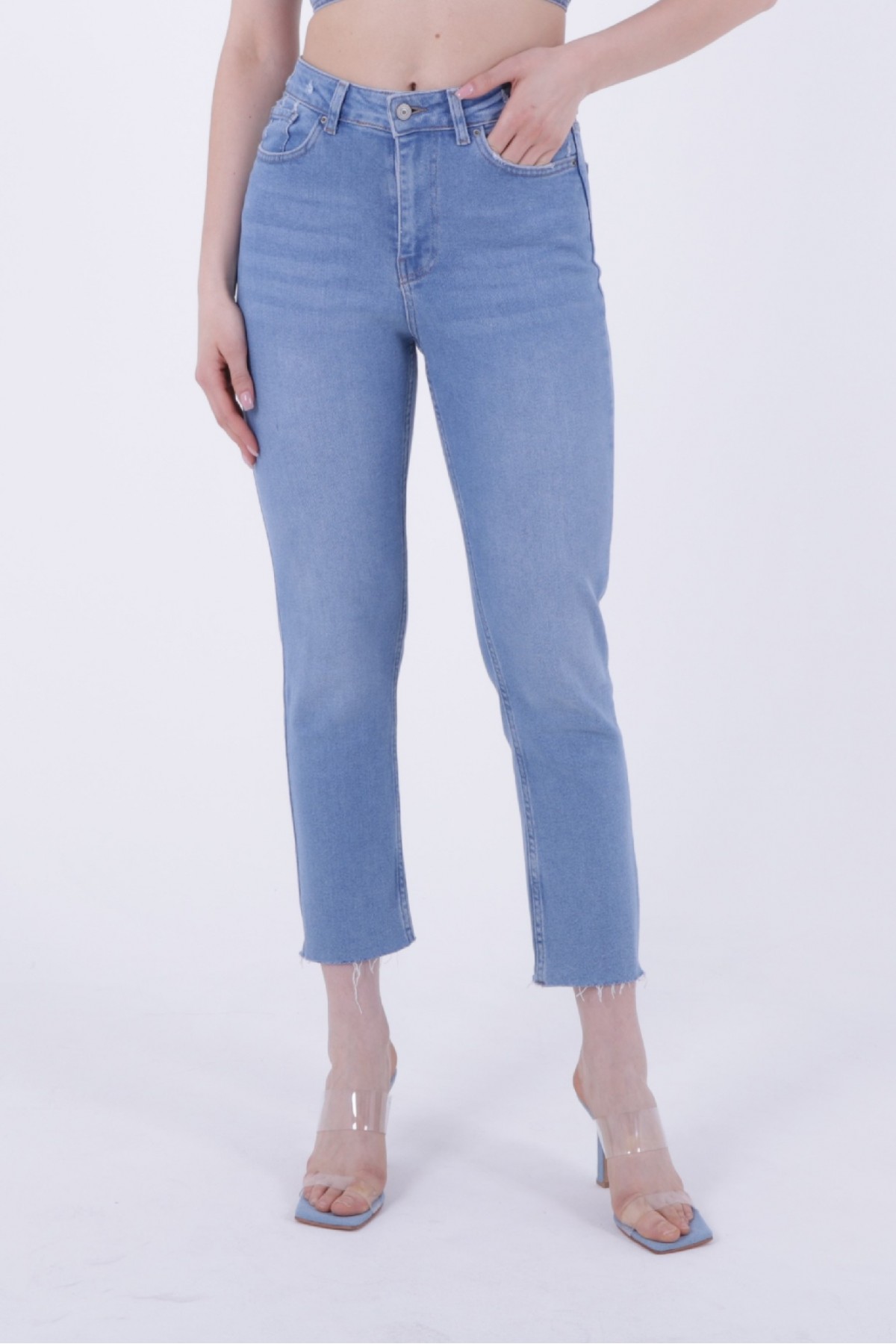 Dikişsiz Paça Mom Fit Kot Pantolon 764 Açık Mavi Kot