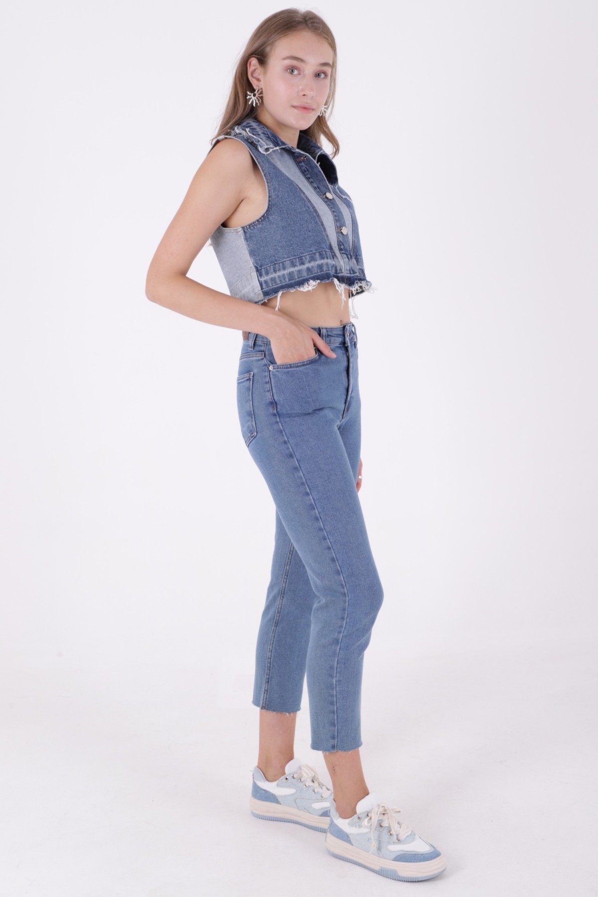 Dikişsiz Paça Mom Fit Kot Pantolon 764 Düz Orta Mavi Rins