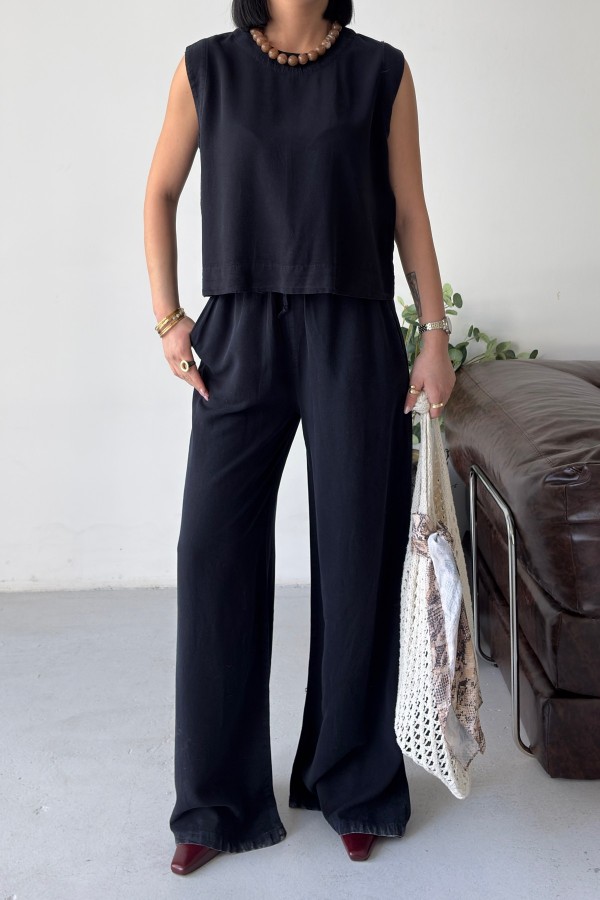 Sleeveless Blouse Navy Blue Color