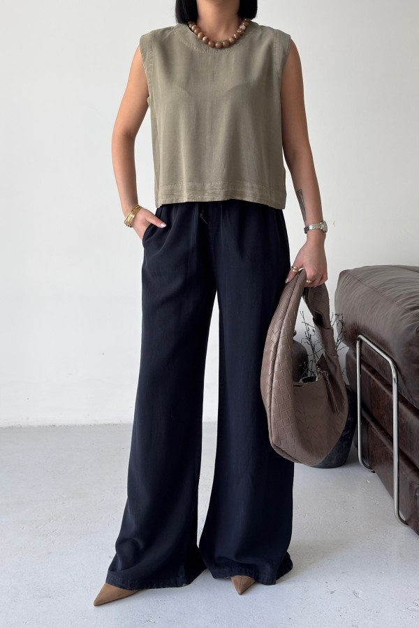 Sleeveless Blouse Green